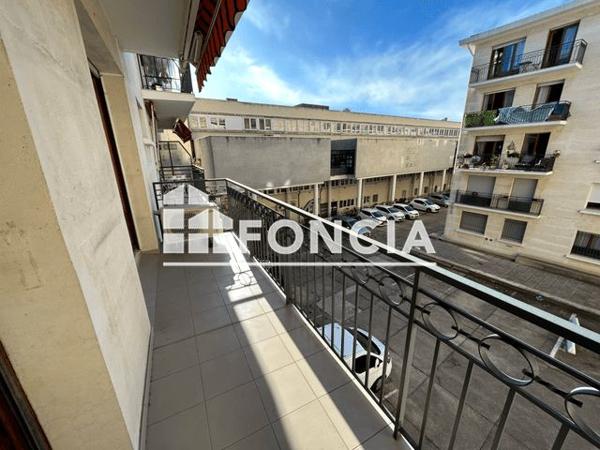 Location Appartement 3 pièces 66.85 m² - - Nimes Cedex 30000