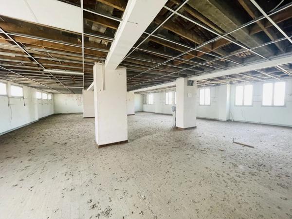 Ensemble immobilier idéalement situé avec un fort potentiel