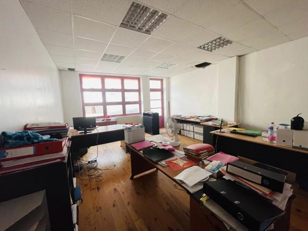 Ensemble immobilier idéalement situé avec un fort potentiel