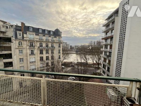 La SAS R&R Notaires propose à la vente, en exclusivité, un appartement de type T3 situé avenue ...