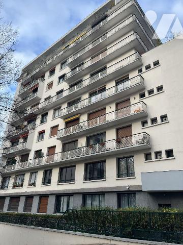 La SAS R&R Notaires propose à la vente, en exclusivité, un appartement de type T3 situé avenue ...