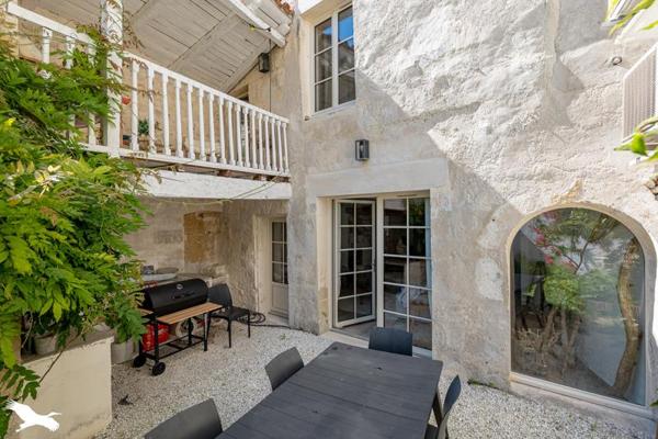 Maison à vendre 317 700 € Saintes 5 p 134 m² DPE A