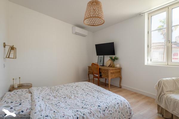 Maison à vendre 317 700 € Saintes 5 p 134 m² DPE A