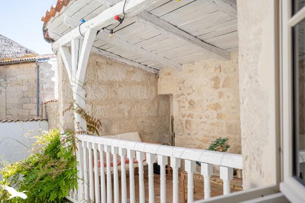Maison à vendre 317 700 € Saintes 5 p 134 m² DPE A