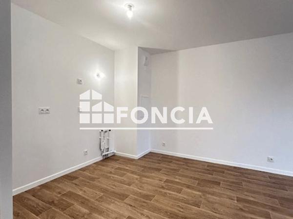 Location Appartement 2 pièces 47.42 m² - RUE DE LONGPONT / 16 RUE DU 16 JUILLET 1465 Montlhery 91310