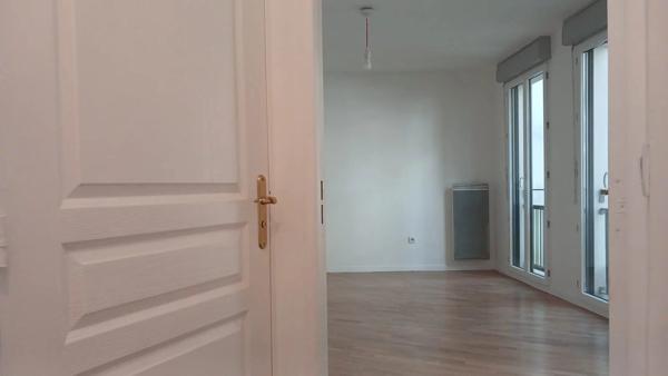 Vente                                                      Appartement
                        
                     2 pièces                      41 m2                     à Paris 18