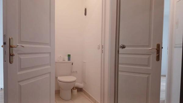Vente                                                      Appartement
                        
                     2 pièces                      41 m2                     à Paris 18