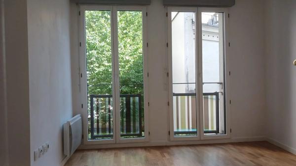 Vente                                                      Appartement
                        
                     2 pièces                      41 m2                     à Paris 18