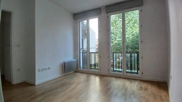 Vente                                                      Appartement
                        
                     2 pièces                      41 m2                     à Paris 18