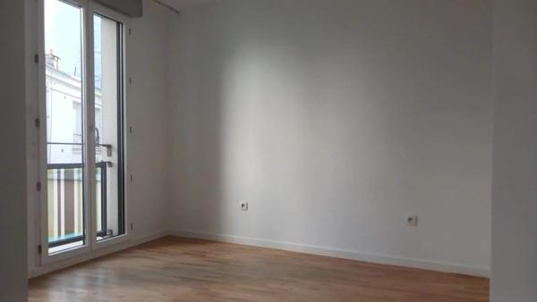 Vente                                                      Appartement
                        
                     2 pièces                      41 m2                     à Paris 18