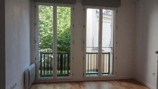 Vente                                                      Appartement
                        
                     2 pièces                      41 m2                     à Paris 18