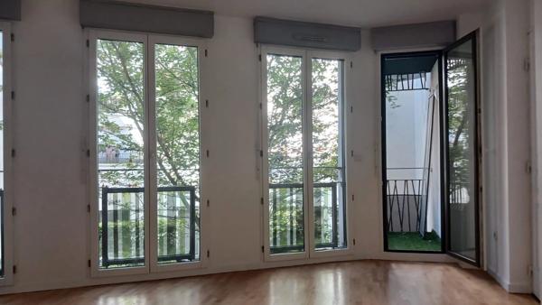 Vente                                                      Appartement
                        
                     2 pièces                      41 m2                     à Paris 18