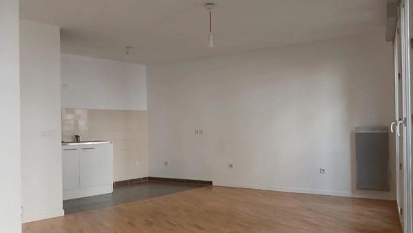 Vente                                                      Appartement
                        
                     2 pièces                      41 m2                     à Paris 18
