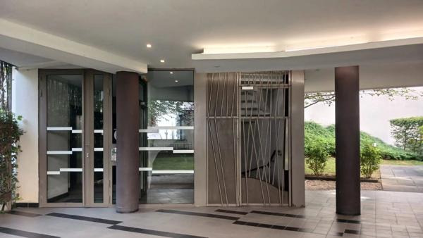 Vente                                                      Appartement
                        
                     2 pièces                      41 m2                     à Paris 18