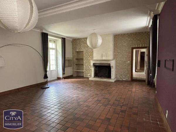 Maison à vendre 11 pièces 311m² Vouillé (86190)