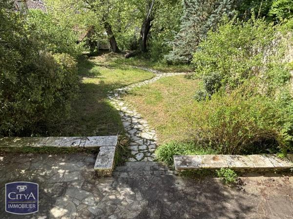 Maison à vendre 11 pièces 311m² Vouillé (86190)