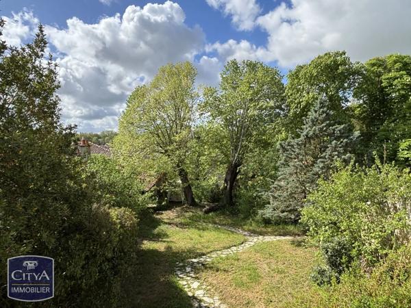 Maison à vendre 11 pièces 311m² Vouillé (86190)