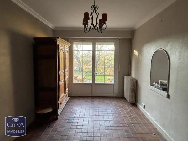 Maison à vendre 11 pièces 311m² Vouillé (86190)