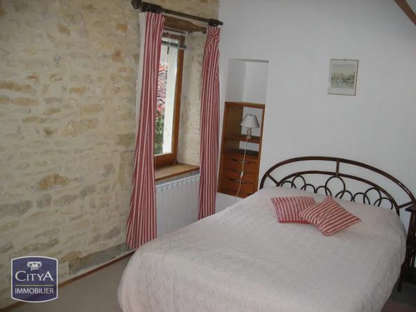 Maison à vendre 11 pièces 311m² Vouillé (86190)