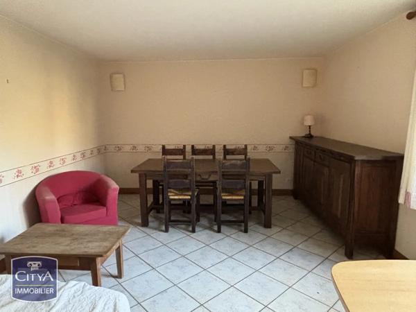 Maison à vendre 11 pièces 311m² Vouillé (86190)