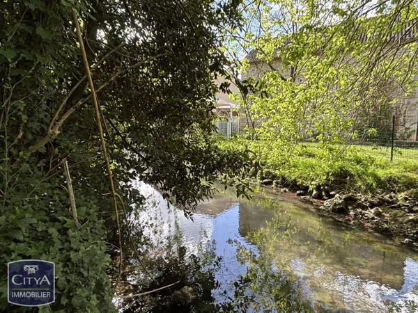 Maison à vendre 11 pièces 311m² Vouillé (86190)
