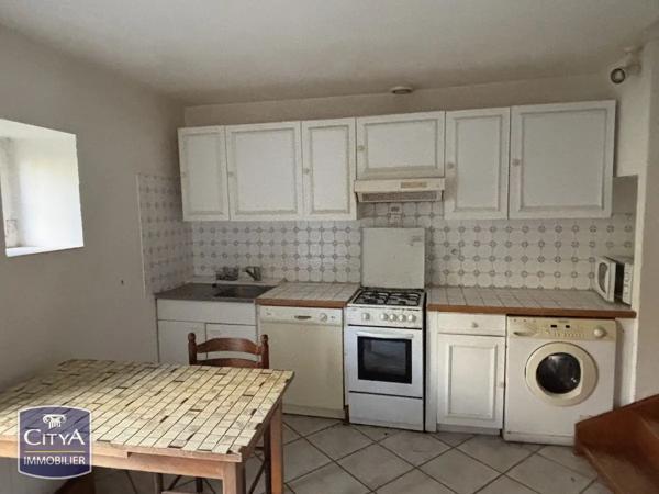 Maison à vendre 11 pièces 311m² Vouillé (86190)