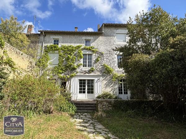 Maison à vendre 11 pièces 311m² Vouillé (86190)