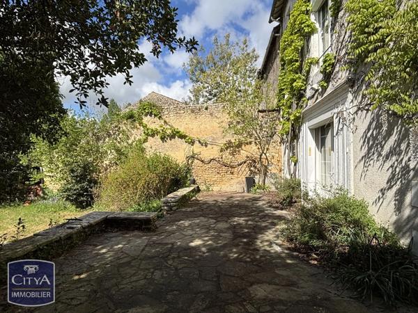 Maison à vendre 11 pièces 311m² Vouillé (86190)