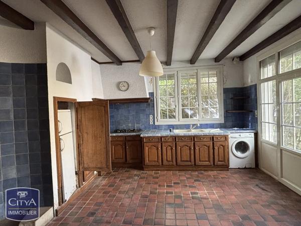 Maison à vendre 11 pièces 311m² Vouillé (86190)