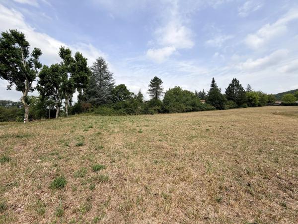 Terrain à bâtir avec CU - Cadre champêtre, à quelques minutes à pied du centre de Cazals