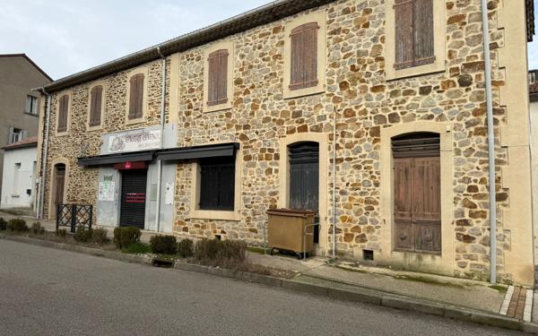Immeuble à vendre    4 pièces •  Le Martinet