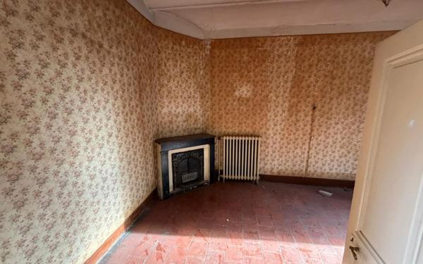 Immeuble à vendre    4 pièces •  Le Martinet