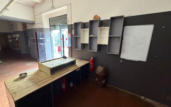 Immeuble à vendre    4 pièces •  Le Martinet