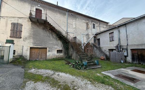 Immeuble à vendre    4 pièces •  Le Martinet