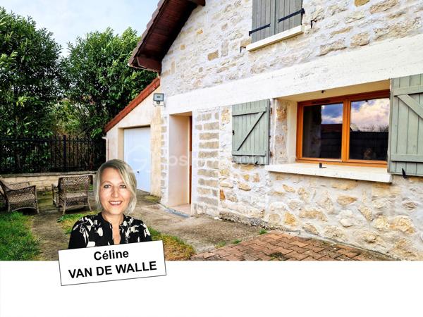 À Limay, découvrez cette charmante maison en pierre pleine d’authenticité, entièrement rénovée, offrant environ 60 m² au sol sur une parcelle de 283 m² avec jardin, garage et cave.

Vous rêvez de quitter votre appartement, de ne plus payer de charges de copropriété ou d’appels de fonds ? Cette maison individuelle est l’alternative idéale pour profiter enfin de votre propre extérieur et d’un cadre de vie plus serein.

Dès l’entrée, vous serez séduit par une agréable pièce de vie lumineuse d’environ 26 m² avec cuisine ouverte, aménagée et équipée, parfaite pour partager des moments conviviaux en famille ou entre amis. Le rez-de-chaussée dispose également d’une salle d’eau avec WC.

À l’étage, un palier dessert deux chambres mansardées pleines de charme, créant une atmosphère chaleureuse et cocooning.

En complément, vous bénéficierez :
    • d’un grand garage attenant d’environ 25 m² pouvant être aménagé selon vos besoins (atelier, espace de télétravail, chambre supplémentaire…),
    • d’une superbe cave voûtée en pierres apparentes d’environ 22 m²,
    • de plusieurs possibilités de stationnement sur la parcelle.

Les atouts :
✔ Maison individuelle sans copropriété
✔ Maison entièrement rénovée en 2014
✔ Jardin agréable et facile d’entretien
✔ Deux VMC
✔ Fort potentiel d’aménagement
✔ Charme de la pierre et cachet de l’ancien

Une maison chaleureuse et évolutive, idéale pour un premier achat, un couple ou une petite famille.

À visiter sans tarder !