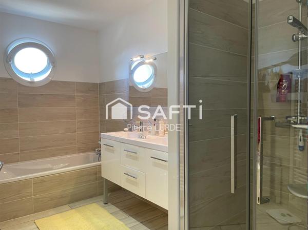 Maison de 6 pièces construite sur terrain de 250m2