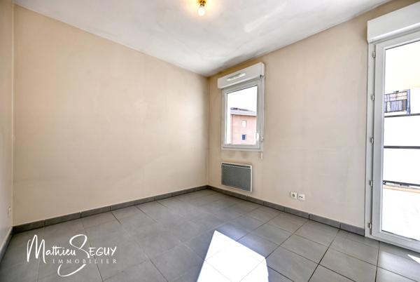 Craponne - Appartement T2 avec terrasse et place de stationnement extérieur