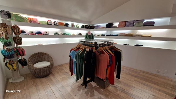 Soorts-Hossegor (40150) Opportunité droit au bail 140m2 Soorts-Hossegor - Grande visibilité