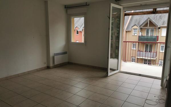 Appartement à louer    3 pièces •  La Rivière-Saint-Sauveur