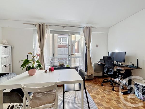 Appartement F2 à vendre  2 pièces - 40,60 m 2   PARIS  - 75009