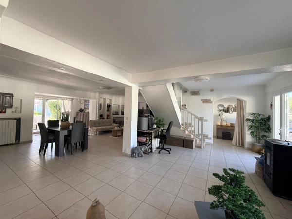 Maison à vendre 7 pièces VIDAUBAN (83)