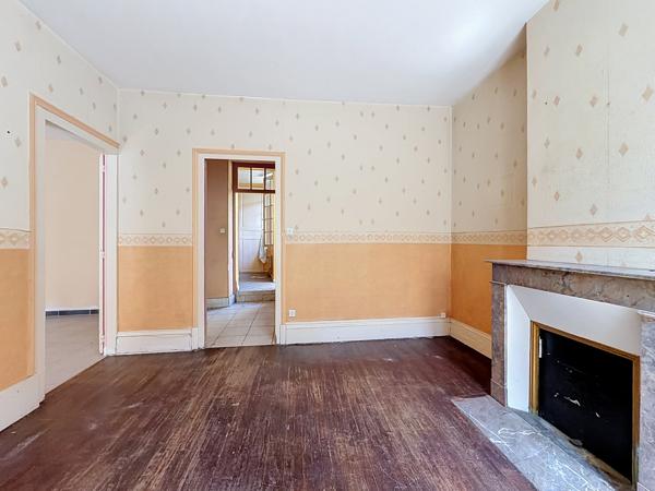 Maison
         5 pièces
        - 121 m² Exclusivité 163 000 € *