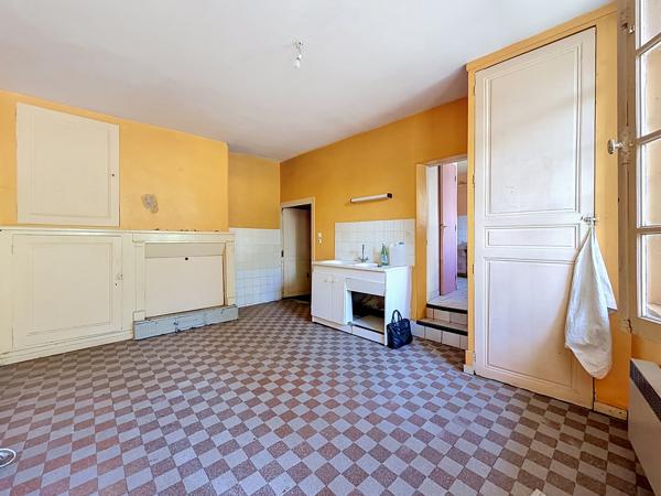 Maison
         5 pièces
        - 121 m² Exclusivité 163 000 € *