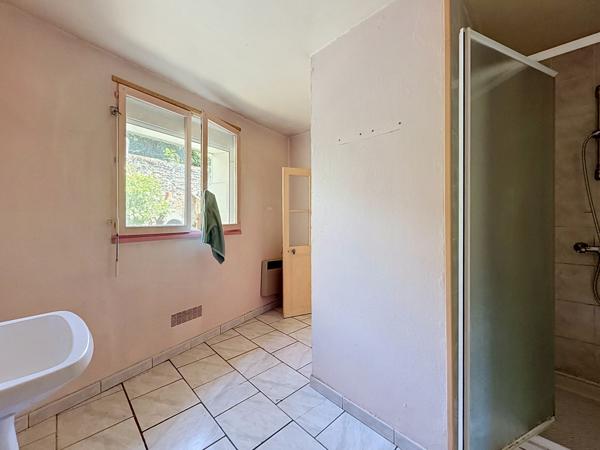 Maison
         5 pièces
        - 121 m² Exclusivité 163 000 € *