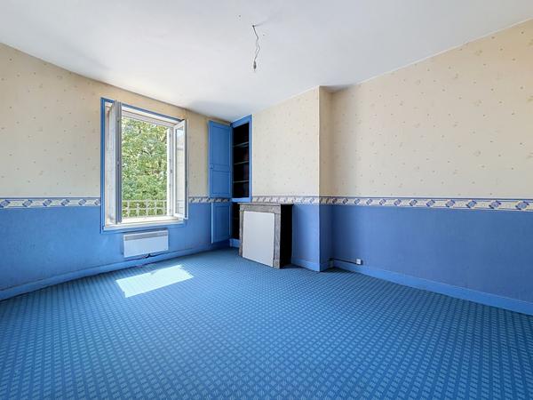 Maison
         5 pièces
        - 121 m² Exclusivité 163 000 € *