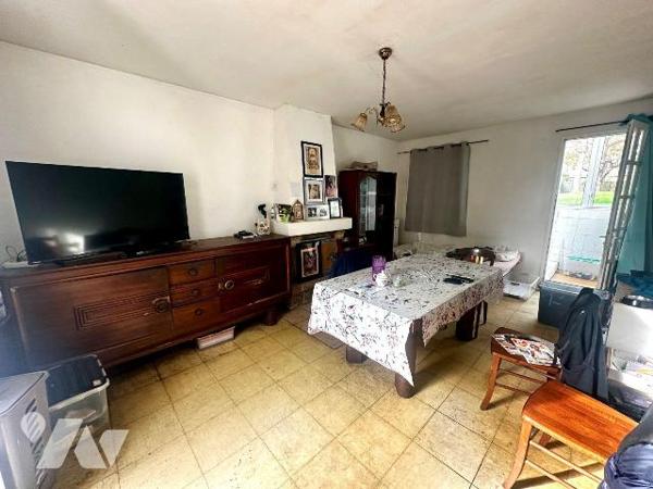 DINARD - Située en plein c?ur du charmant quartier de Saint-Énogat à Dinard, cette authentique ...