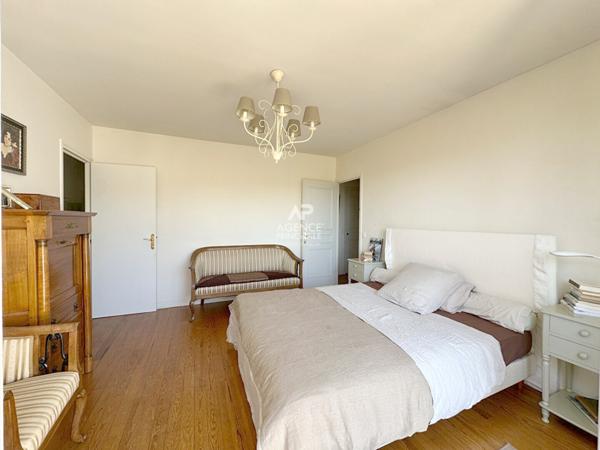 CHAVILLE Rive Droite- Foret des fausses reposes - Maison de 7 pièces au calme d'une impasse . €1 076 000 ** - Référence 694-C