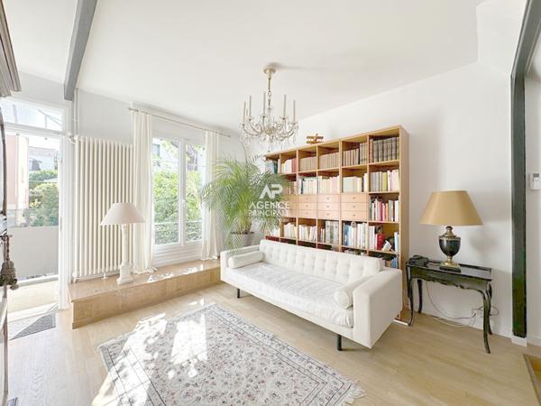 CHAVILLE Rive Droite- Foret des fausses reposes - Maison de 7 pièces au calme d'une impasse . €1 076 000 ** - Référence 694-C