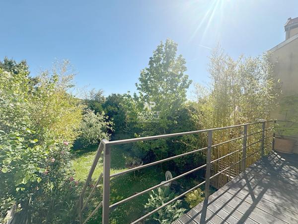 CHAVILLE Rive Droite- Foret des fausses reposes - Maison de 7 pièces au calme d'une impasse . €1 076 000 ** - Référence 694-C