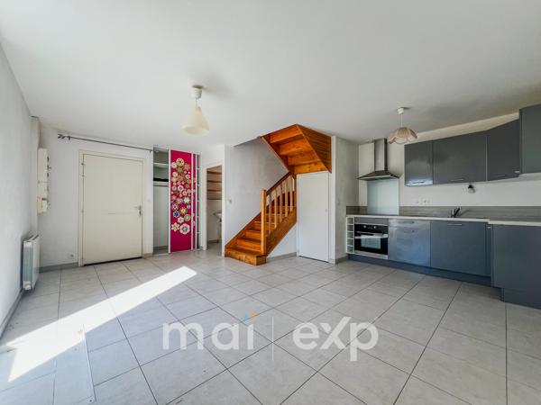 Immeuble Crucuno – 2 appartements T3 + grange – Entre bourg et plage